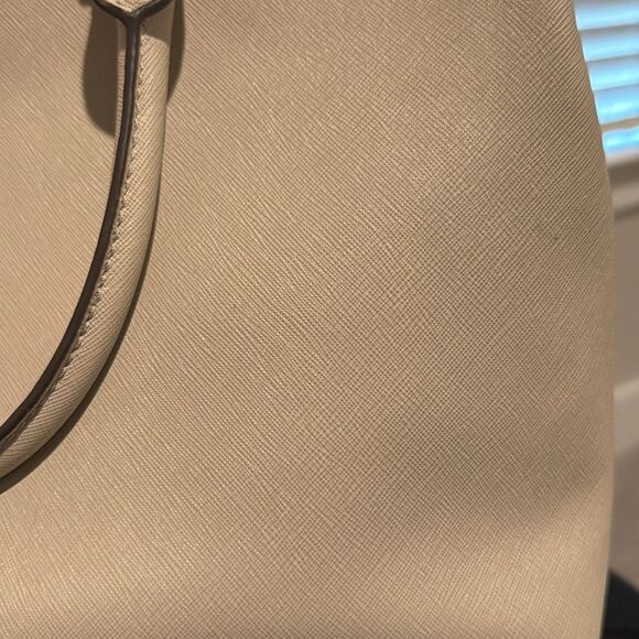 Authentic Michael Kors Handbag with Crossbody Strap - Picture 15 of 15